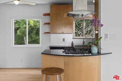 631 Pier Ave presents a rare opportunity to acquire a - photo 9