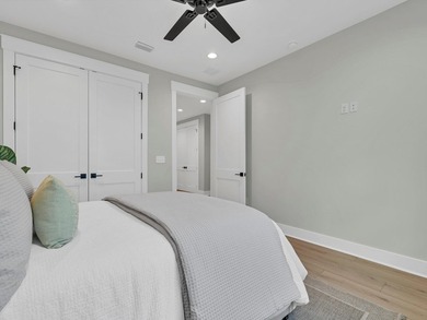 Welcome to The Oaks, a charming neighborhood nestled in the - photo 19