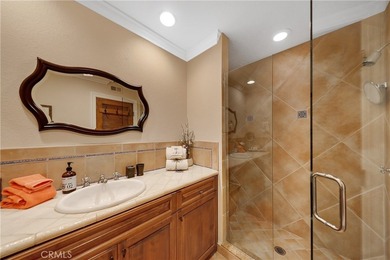 LARGE 2-BED UNIT. Welcome to 6 Tortosa Drive in the highly - photo 19