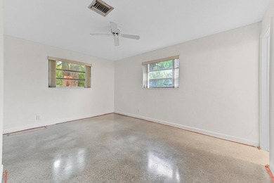 Welcome to this charming 1-story home in Oakland Park, offering - photo 21