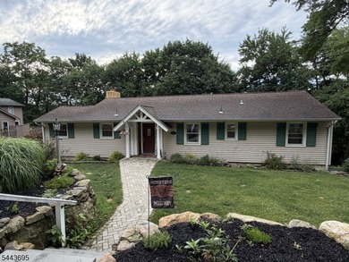 Welcome Home to this updated ranch style house with seasonal - photo 2