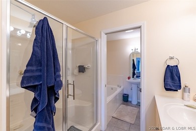 Enjoy easy, low-maintenance living in this spacious 3 bed / 3 - photo 26
