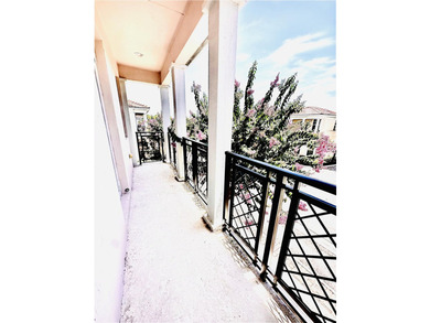 Impeccably maintained and presented in like-new condition, this - photo 27