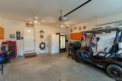 Enjoy easy, low-maintenance living in this spacious 3 bed / 3 - photo 32