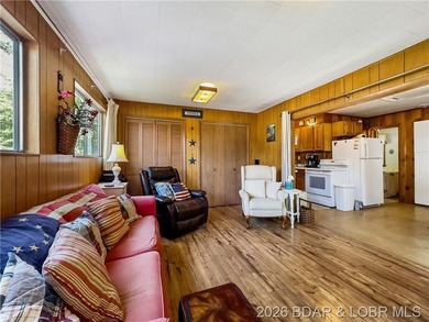 This lake home has it all for 1 price - Boat, 2 PWC's, Paddle - photo 11