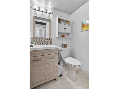 Amazing turn key condo with spectacular water view. 1-bedroom, 1 - photo 13
