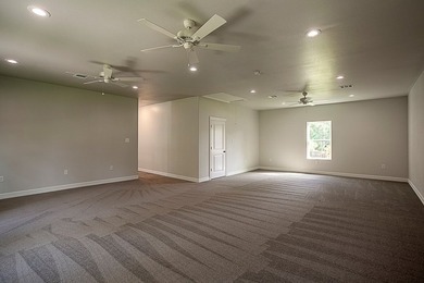 Great 4 bedroom, 2 1/2 bath with oversized 31' x 23' air - photo 14