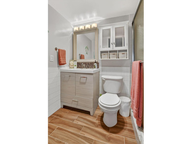 Amazing turn key condo with spectacular water view. 1-bedroom, 1 - photo 18