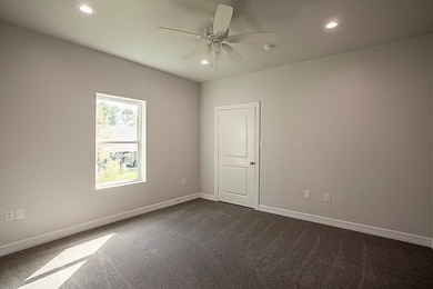 Great 4 bedroom, 2 1/2 bath with oversized 31' x 23' air - photo 19