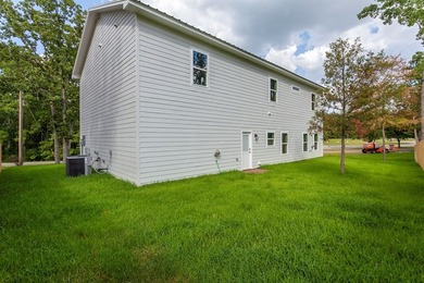 Great 4 bedroom, 2 1/2 bath with oversized 31' x 23' air - photo 20