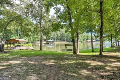 (pending lake) Home For Sale in Eatonton Georgia
