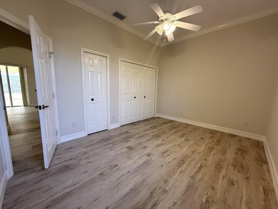 Spacious 3-bedroom, 2-bath in-ground pool home with standout - photo 23