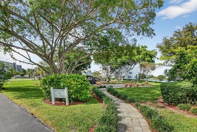Amazing turn key condo with spectacular water view. 1-bedroom, 1 - photo 29