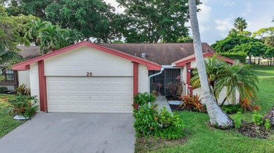 Newly renovated and ready to impress! Beautifully updated - photo 3
