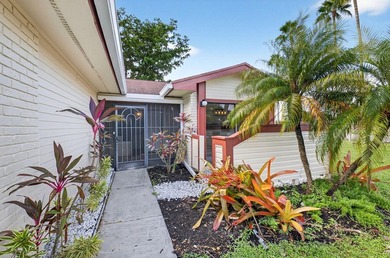 Newly renovated and ready to impress! Beautifully updated - photo 4