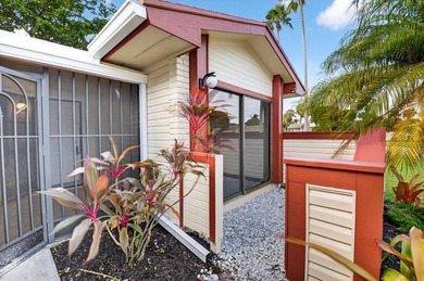 Newly renovated and ready to impress! Beautifully updated - photo 5