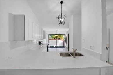 Newly renovated and ready to impress! Beautifully updated - photo 10
