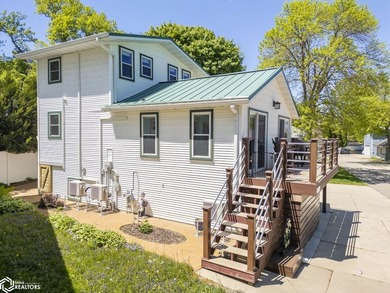 EXPERIENCE LAKESIDE LIVING FOR SO MUCH LESS IN PURCHASE PRICE - photo 3