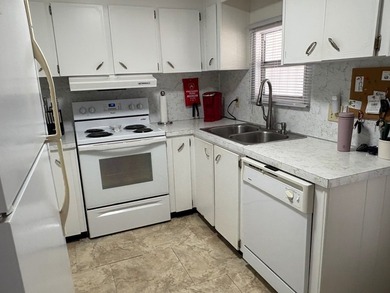 LOOKING FOR A WINTER GETAWAY LOOK NO FURTHER! This home features - photo 4