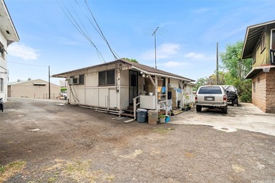 To be sold together with 94-815 Waipahu Street, this BMX-3 zoned - photo 18
