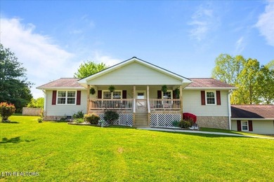 Welcome to your own slice of Paradise on Norris Lake ! This - photo 1