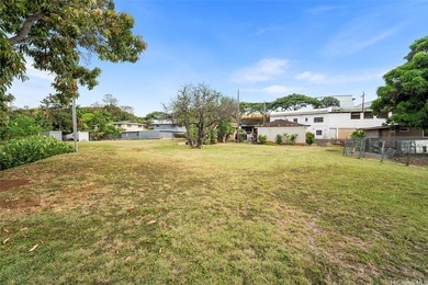 To be sold together with 94-815 Waipahu Street, this BMX-3 zoned - photo 23