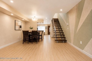 Welcome to this gorgeous 2-bedroom, 2-bath townhouse condo - photo 16