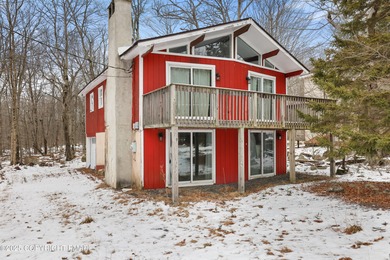 Lake Carobeth Home For Sale in Tobyhanna Pennsylvania