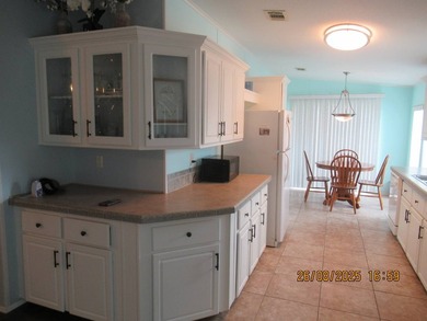 A beautiful 2005 Jacobson manufacturer home 2 bedrooms and 2 - photo 14