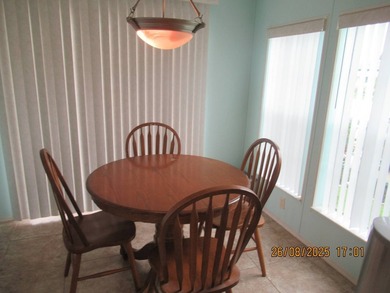 A beautiful 2005 Jacobson manufacturer home 2 bedrooms and 2 - photo 18