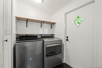 Move-in ready and loaded with updates - this charming Keego - photo 21