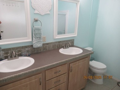 A beautiful 2005 Jacobson manufacturer home 2 bedrooms and 2 - photo 31