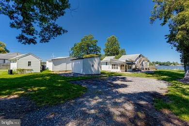 Extremely Rare Opportunity! 110' +/- Water frontage sitting on - photo 6
