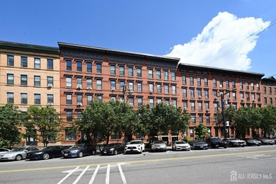 Welcome to Willow Park, one of Uptown Hoboken's most - photo 25
