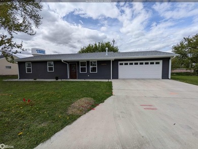 Built in 2021 by local builder Snow Construction, this - photo 1