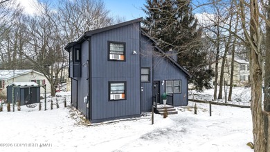 Dresser Lake Home For Sale in Tobyhanna Pennsylvania