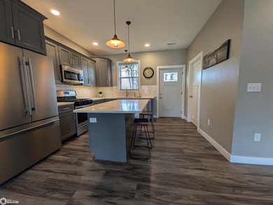 Built in 2021 by local builder Snow Construction, this - photo 4
