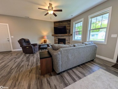 Built in 2021 by local builder Snow Construction, this - photo 8
