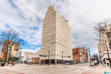 What a fabulous condo in the middle of the Loft District.  Walk