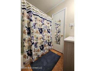 This 3 bedroom, 2 bath home is a spacious ranch-style home - photo 21