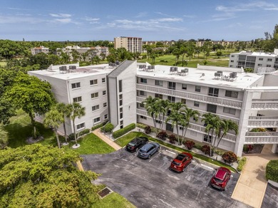Experience curated luxury living in this sun-filled, completely - photo 2