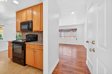 Welcome to 3 Bergwall Way, a lovingly maintained single-story - photo 7