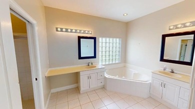 LOCATION! LOCATION! LOCATION! Highly sought after LAKEFRONT home - photo 42