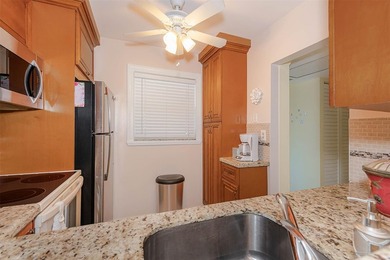 Beautiful condo in Hawaiian Gardens phase 3 in Sunflower - photo 3