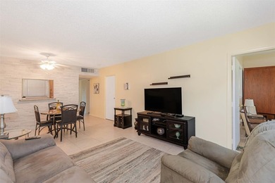 Beautiful condo in Hawaiian Gardens phase 3 in Sunflower - photo 9