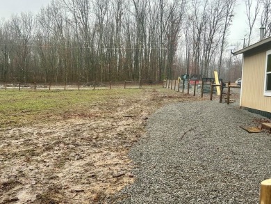 (private lake, pond, creek) Home For Sale in Monterey Tennessee