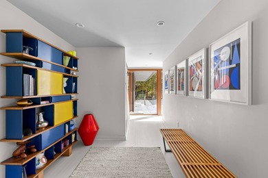 Find the essence of easy Hamptons living at 118 Georgica Close - photo 4
