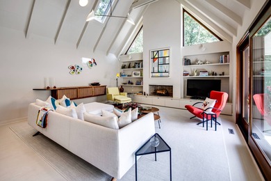 Find the essence of easy Hamptons living at 118 Georgica Close - photo 5