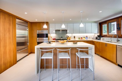 Find the essence of easy Hamptons living at 118 Georgica Close - photo 10