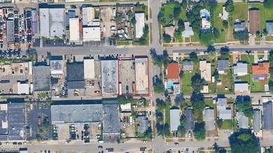 Flex Building for Sale (Owner/User or Investment). +/- 5,556 SF - photo 2